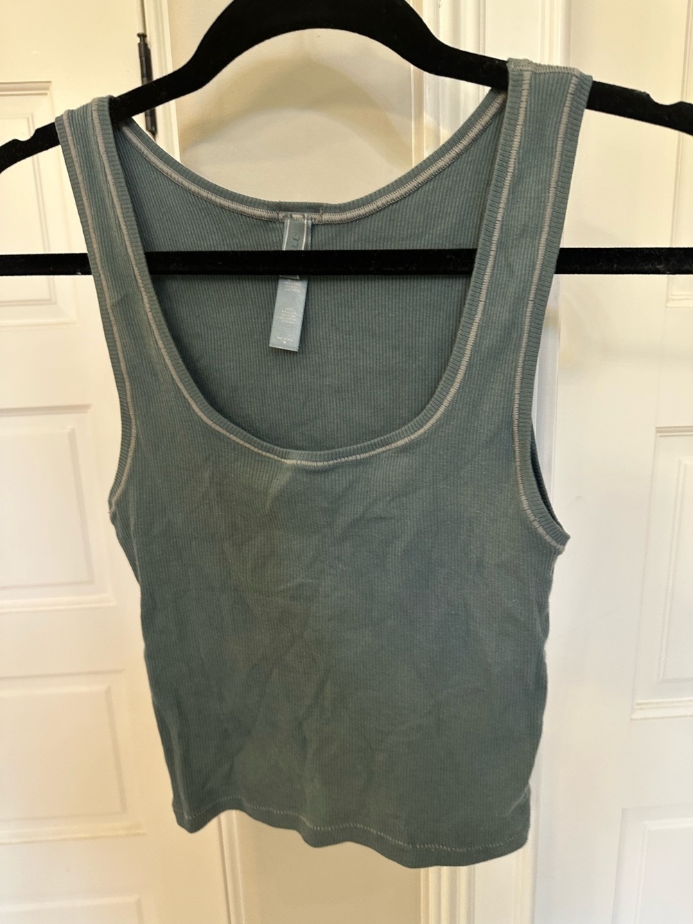 SKIMS Cotton Rib Tank Women’s M Green Gray Comfy Bodycon Feminine Casual EUC!